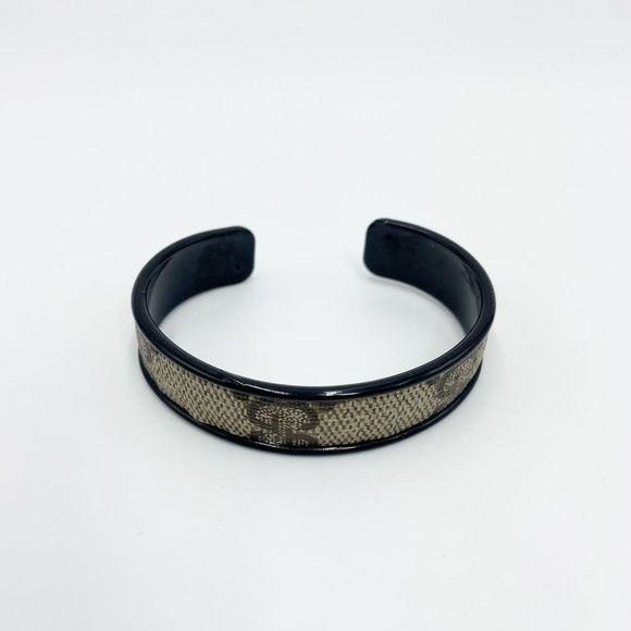 Gucci GG Monogram Cuff Bangle - Picture 7 of 11